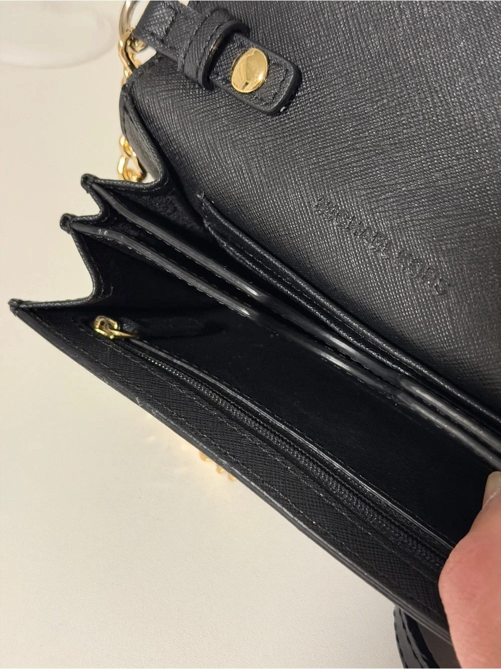 Michael Kors Small Logo Signature Clutch Wallet Crossbody On A Chain - Black